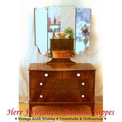 Antike Frisierkommode mit Schubladen, 3-teiligem Spiegel und dunkler Bierlasur – 50 €