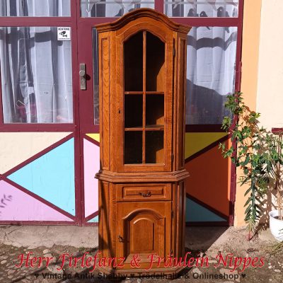 2 tlg. Eckschrank im Rustikal Landhaus Stil aus mittelbraun furniertem Holz – 75 €