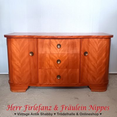 Alte Kommode aus hell furniertem Holz mit geschwungener Front – 40 €