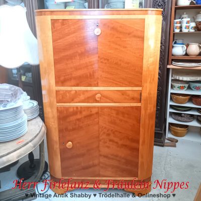 Antiker Eckschrank zweifarbig furniert mit Barfach – 100 €