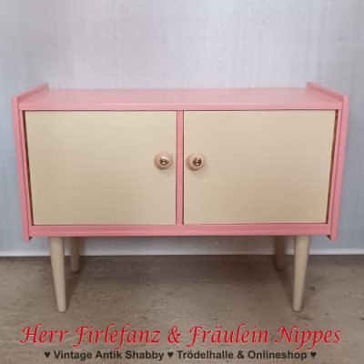 Kleines Vintage Sideboard in cremeweiß und rosa aus den 50er / 60er Jahren – 125 €