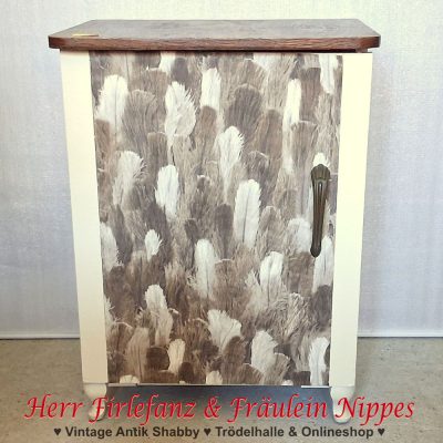 Sideboard aus altem Nähmaschinenschrank mit geschwungenen Beinen – 50 €