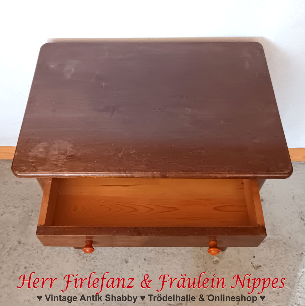 Kleiner schlichter Beistellschrank aus dunkel furniertem Holz – 60 € – Bild 5